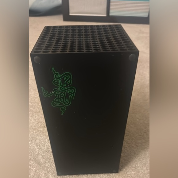 Xbox Series X used but new and comes with power cord and hdmi